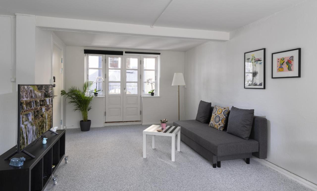 Aday - Apartment Suite 2 Aalborg Center Bagian luar foto